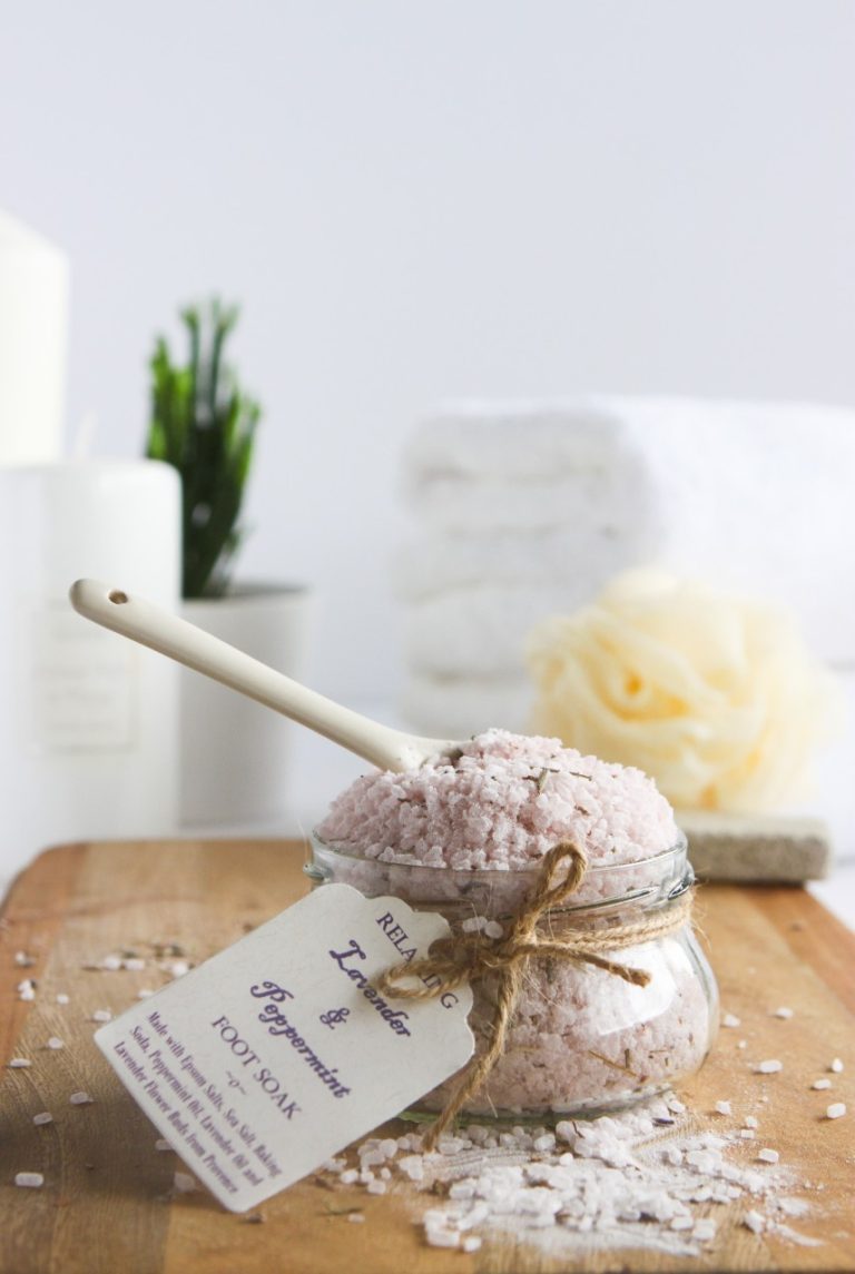 Relaxing Homemade DIY Lavender & Peppermint Foot Soak