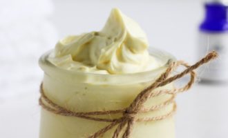 homemade non-greasy lavender body butter with coconut oil, shea and cocoa butter for dry skin