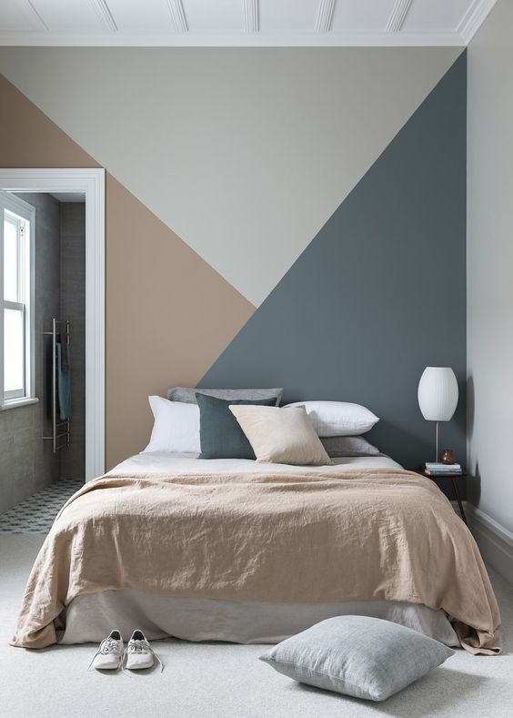 colour blocked accent wall for bedhead
