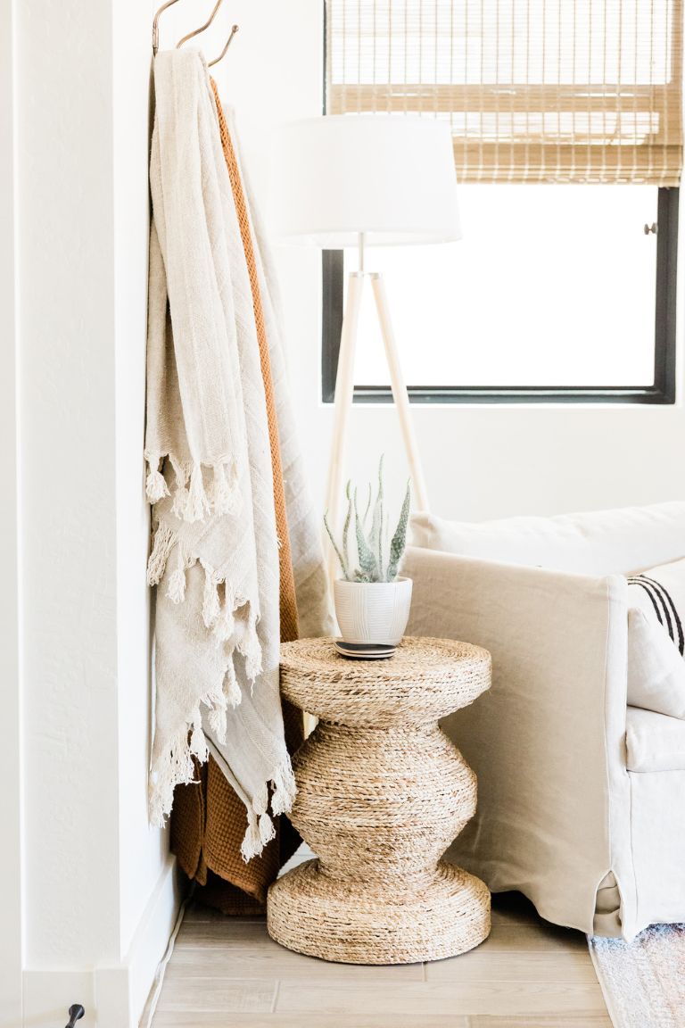 10 must-haves to maximize space in small apartment